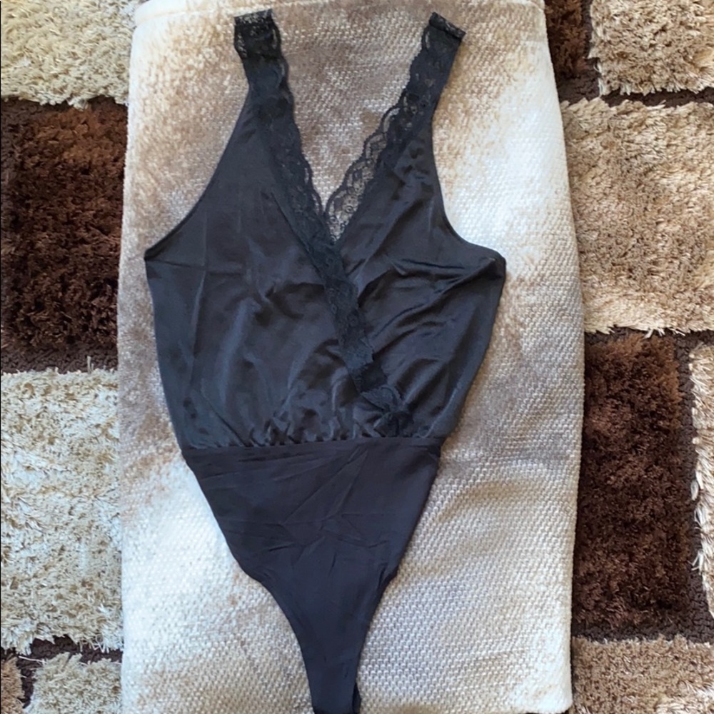 Black wrap body in slinky